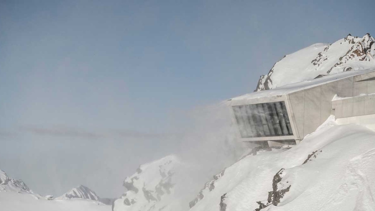 007 elements visitor experience james bond