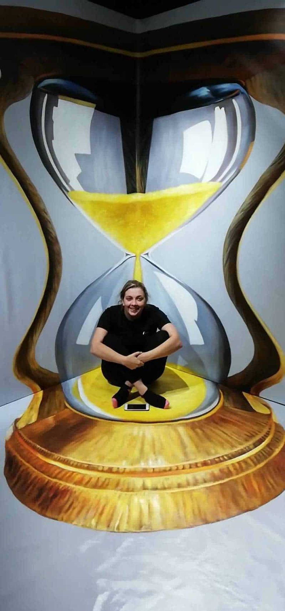 3D World Touring Exhibitions Hourglass Scene