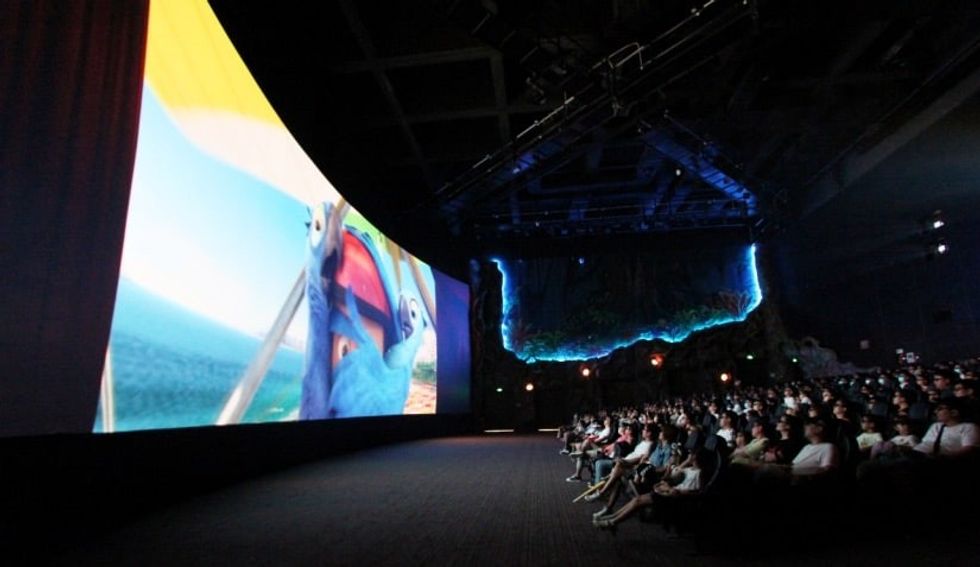 4D theatre Yinji Animal Kingdom Christie