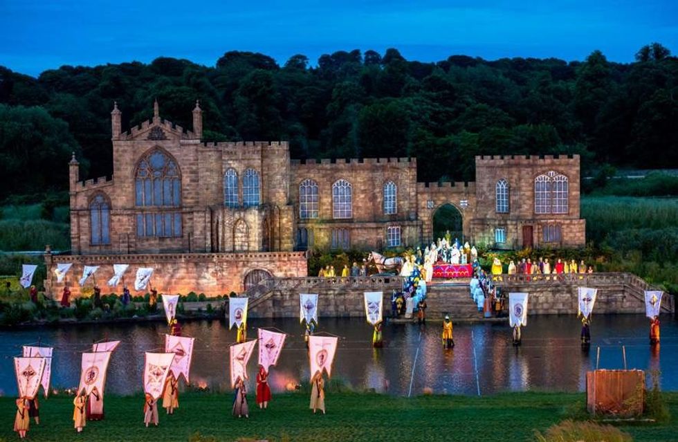 A meeting of mind and soul The theme park immediately struck a chord with Ruffer; a concept that began with a tangible piece of heritage - in their case a renaissance castle - which inspired a desire to tell the story of the local region.