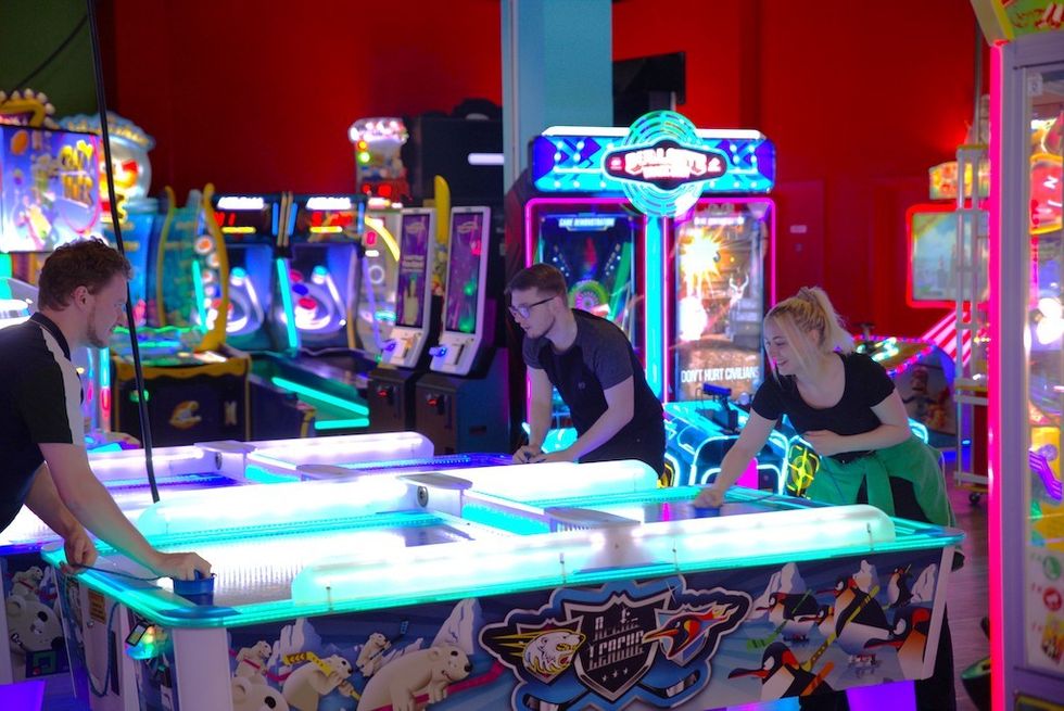 air hockey funstation