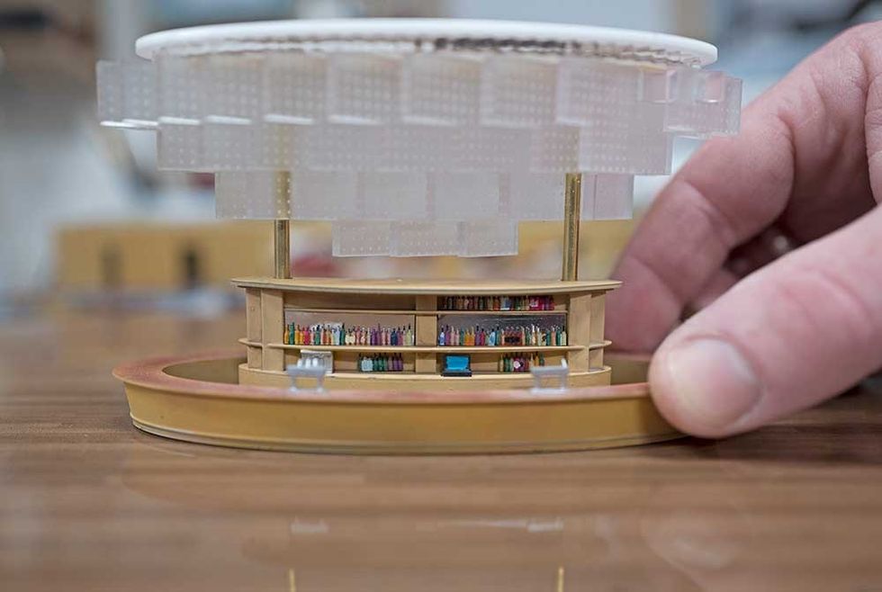 airport Gulliver's Gate