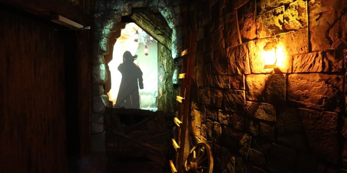 Compact Dark Ride Alterface produces Dämonen Gruft compact dark ride for Merlin ...