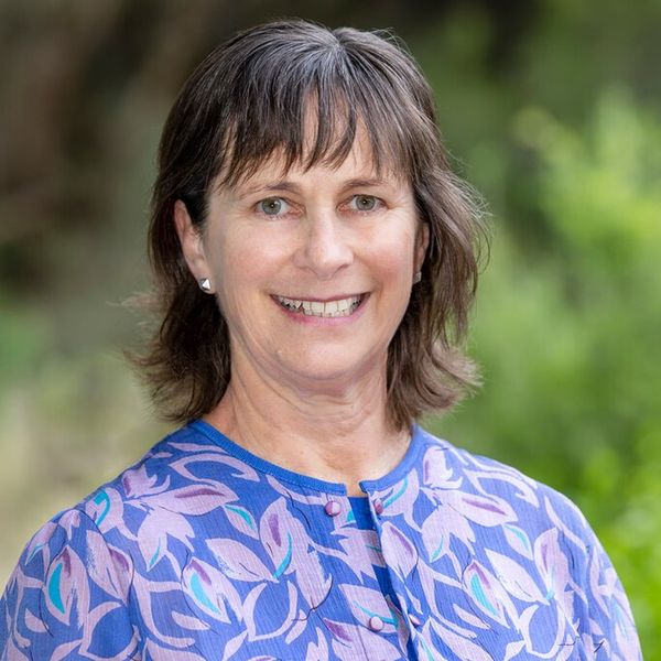 Amanda Embury headshot