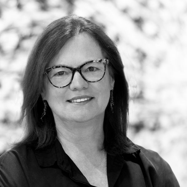 Ann Neumann Headshot