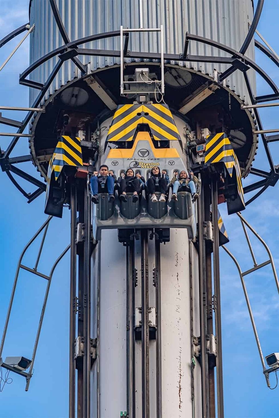Apocalypse drop tower