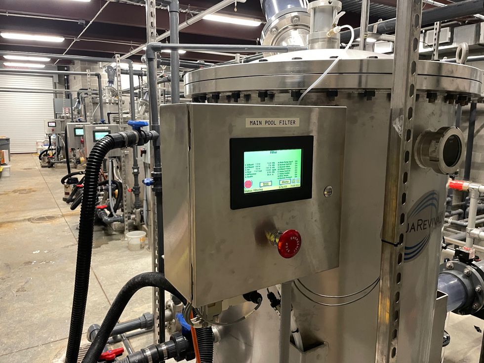 AquaRevival filter with screen panel