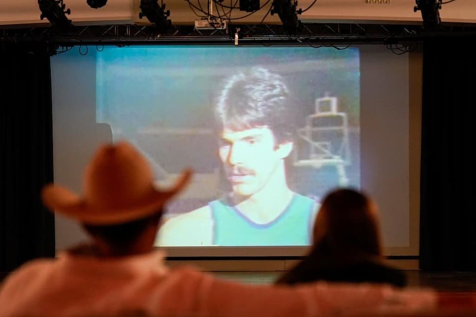 Archive footage Mavs Vault JRA