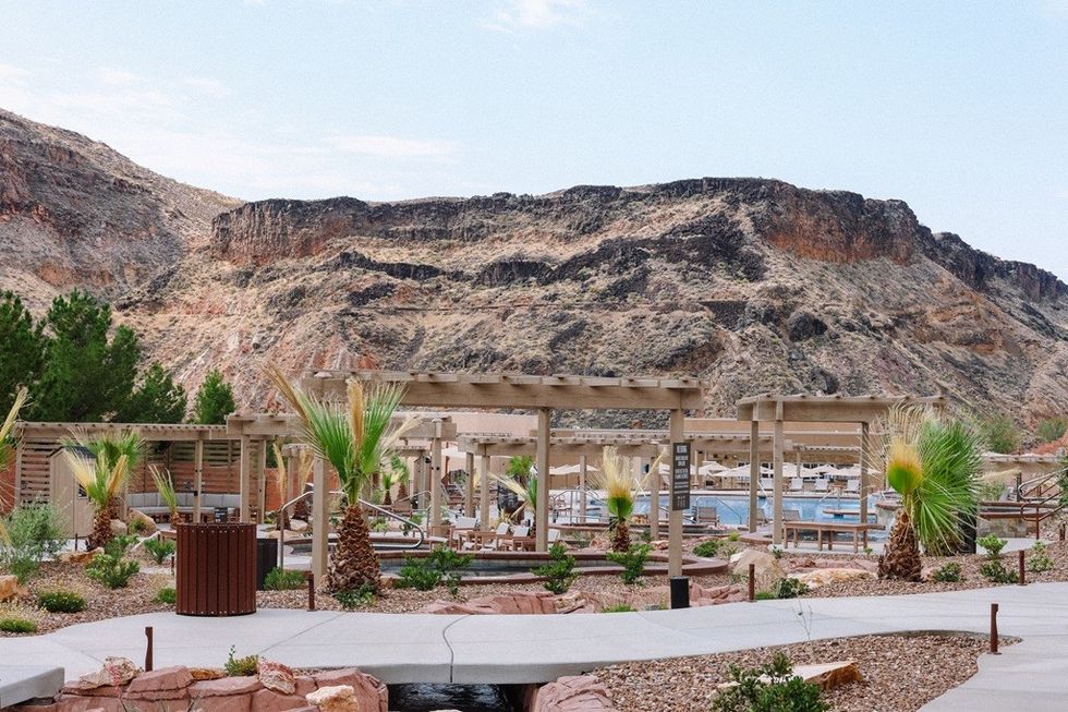 ARCO Murray Zion Canyon Hot Springs views