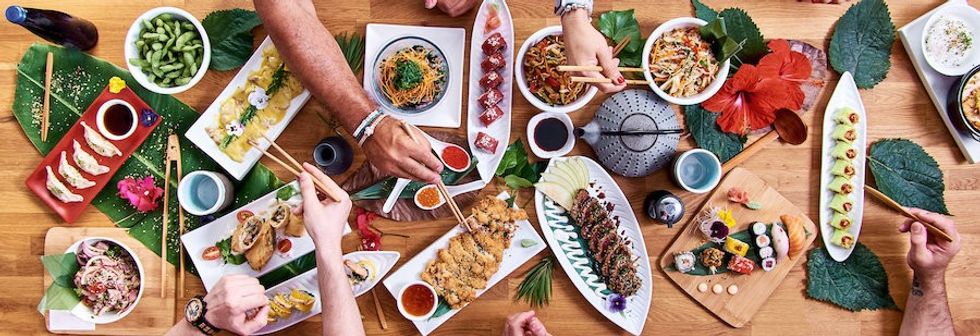 Asian-food-sharing-culture
