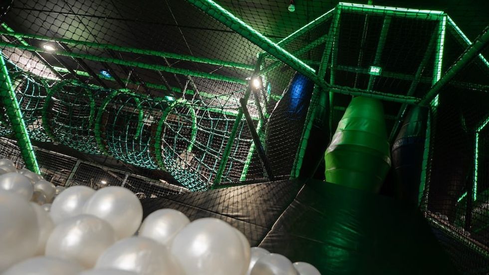 assault course flip out