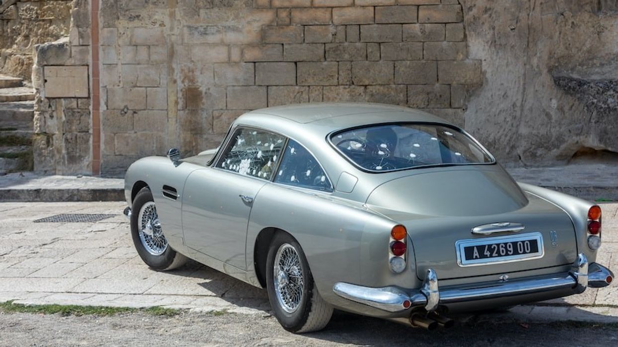 Aston-Martin-DB5-James-Bond-No-Time-to-Die
