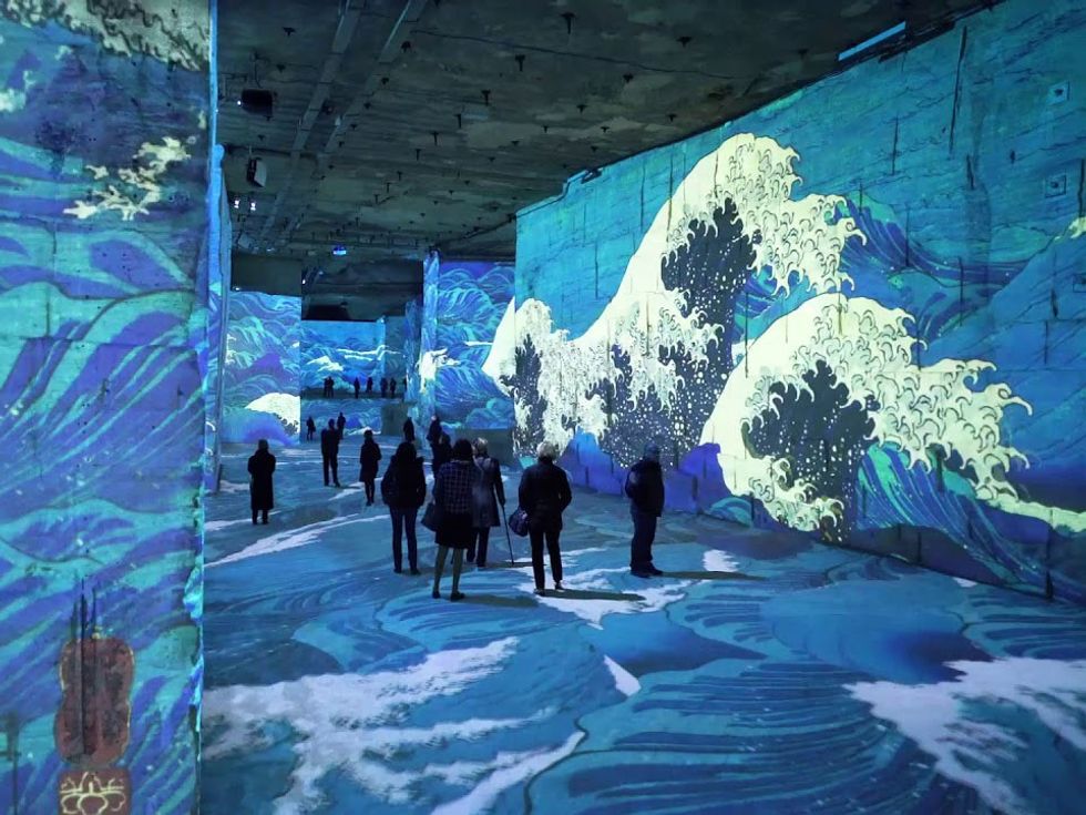 Atelier-des-Lumieres-Blooloop 50 immersive art