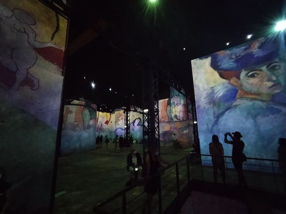 Atelier des Lumieres location based digital art