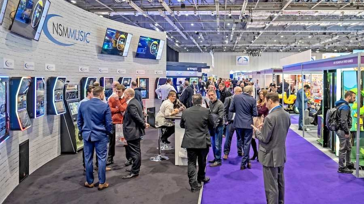 attendees enjoying the trade show floor at EAG International Expo 2020