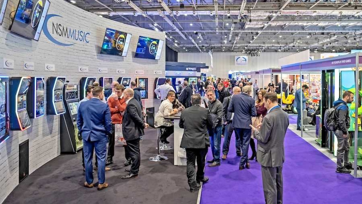 attendees enjoying the trade show floor at EAG International Expo 2020