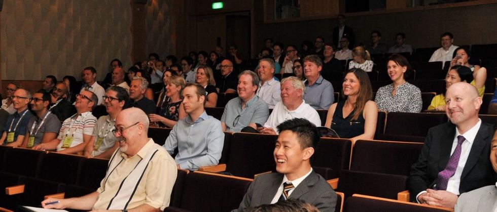 audience at bloolooplive