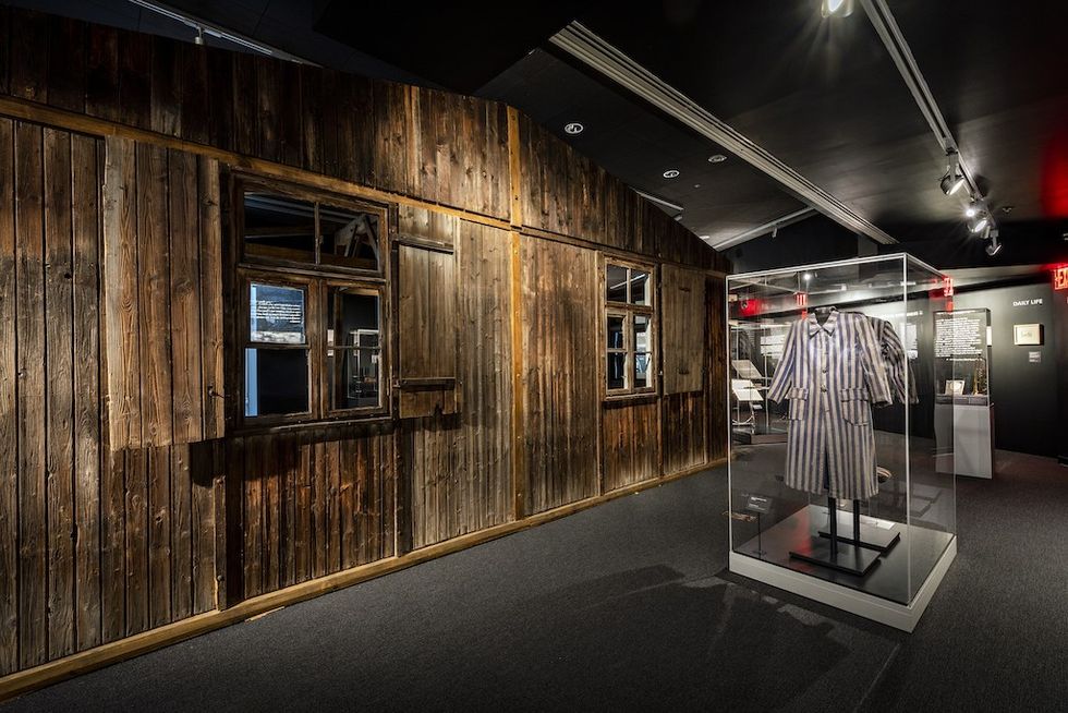 Auschwitz. Not Long Ago. Not Far Away - Exhibition interior - barrack - Musealia