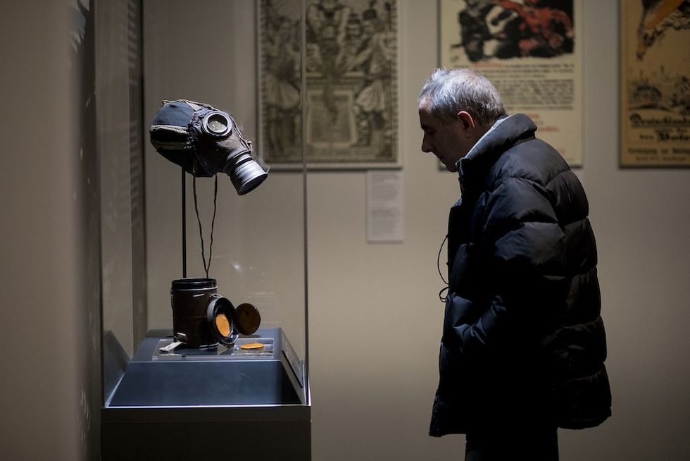 Auschwitz. Not Long Ago. Not Far Away - Exhibition visitor - © Musealia