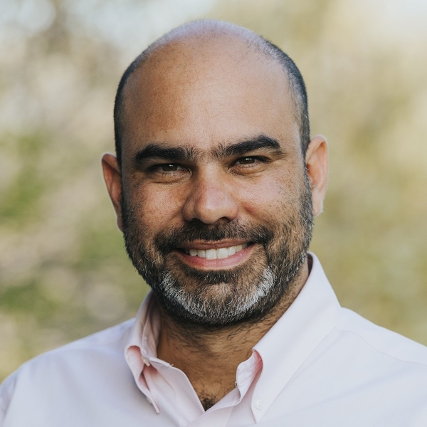 Aziz Isham headshot