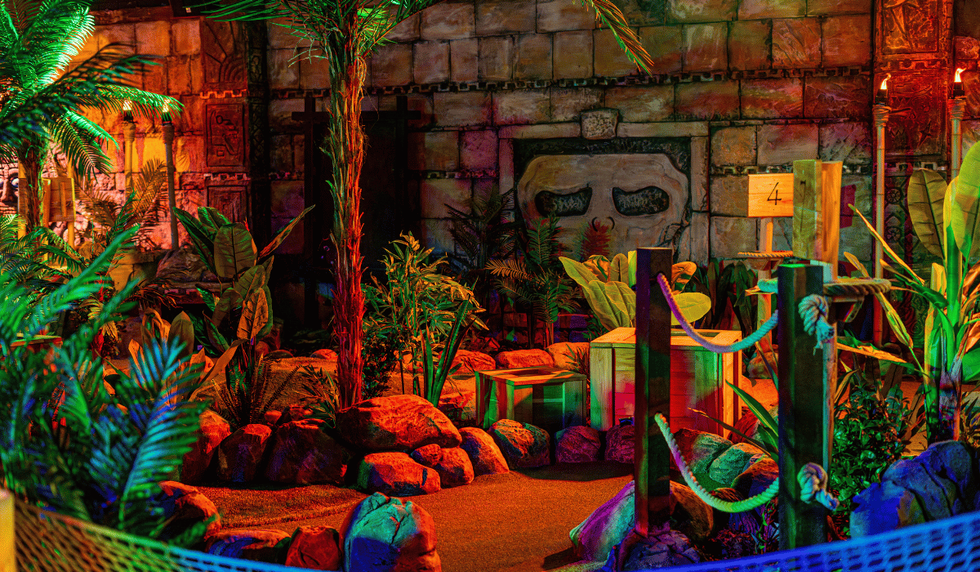 aztec indoor mini golf - greenspan