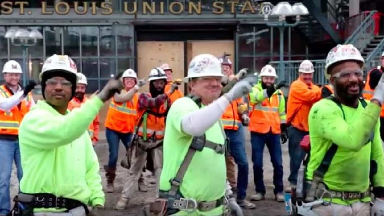 Baby Shark dance st. louis aquarium at union station jpg