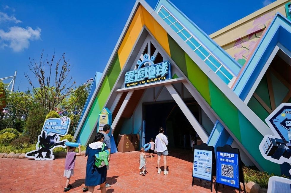 Back to Earth ride Boonie Bears Bay