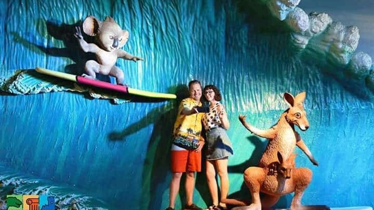 banana bender pub aussie world themebuilders