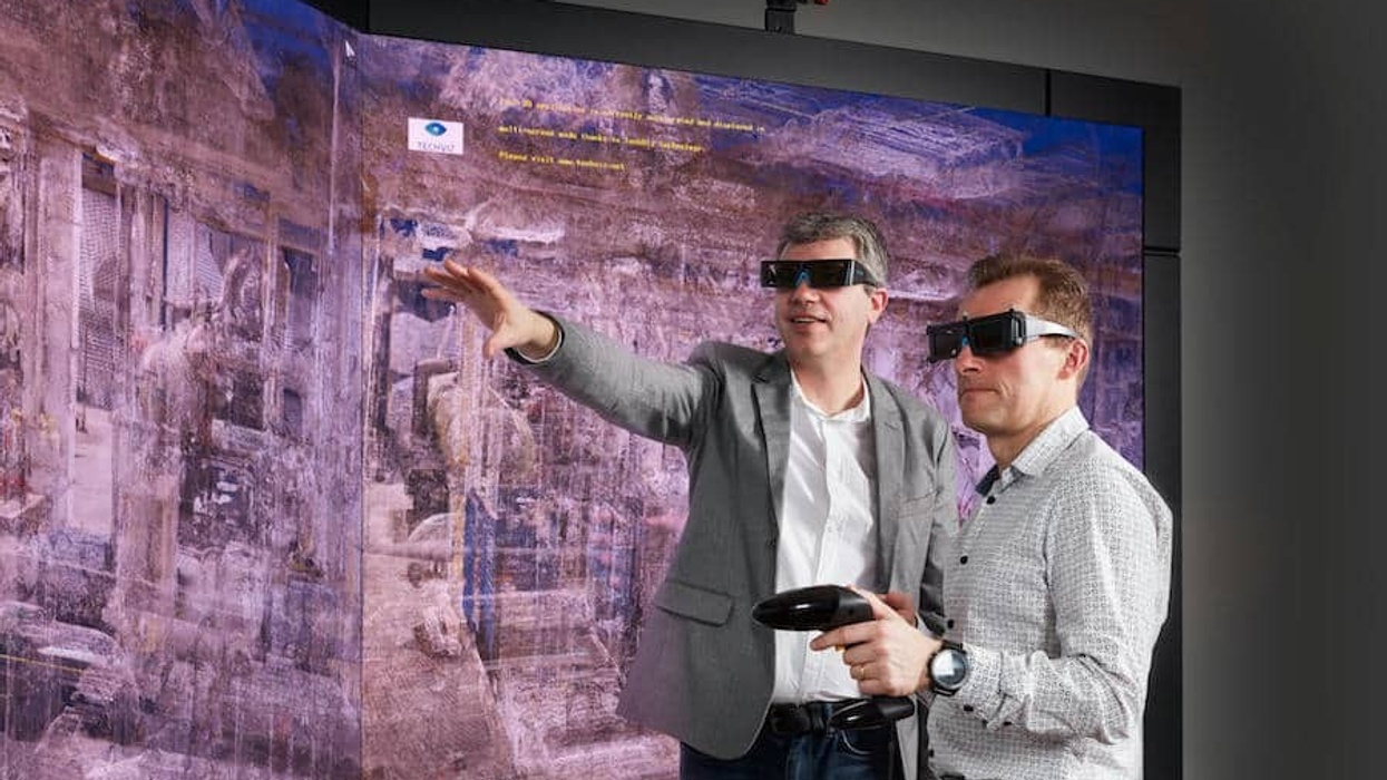 Barco-Canvas-VR-for-business