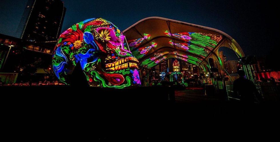 BARTKRESA-studio-skull-projection