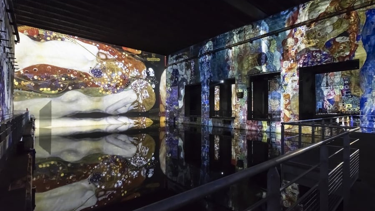 bassins des lumieres culturespaces klimt barco