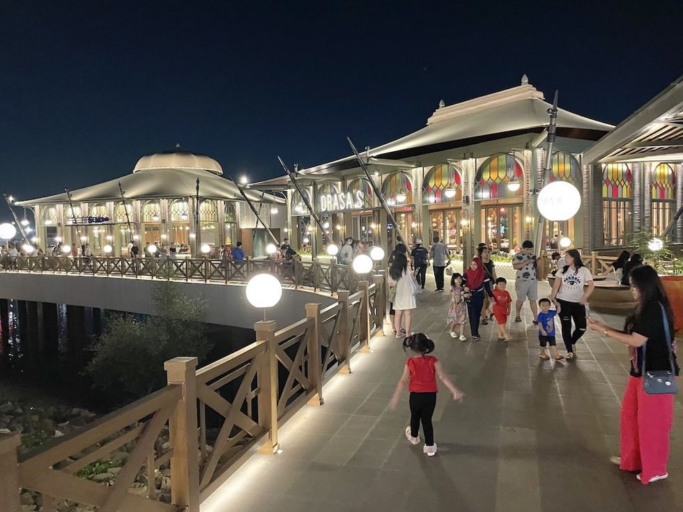 Batavia Boardwalk Restaurants