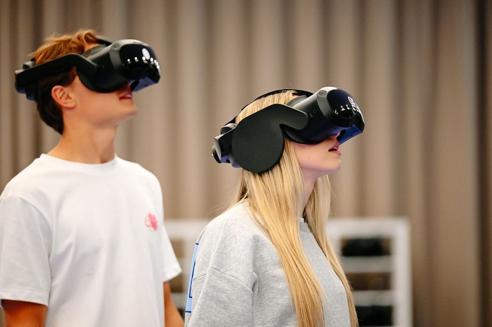 Blanco y Negro Fairy Tales VR