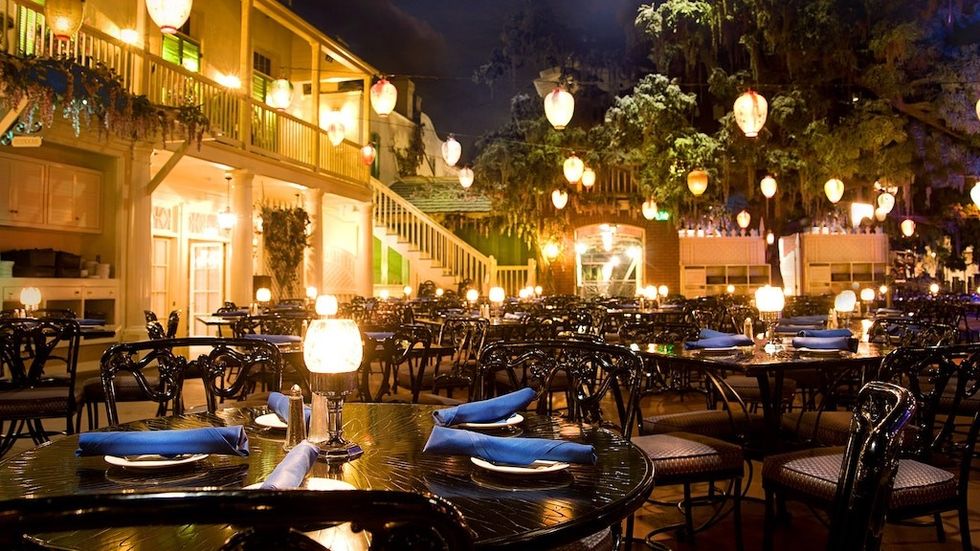 blue-bayou-restaurant-disneyland theme park dining