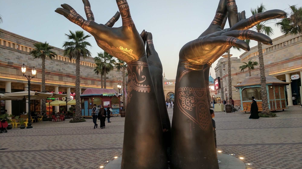 bollywood parks hands at dubai parks and resorts blooloop