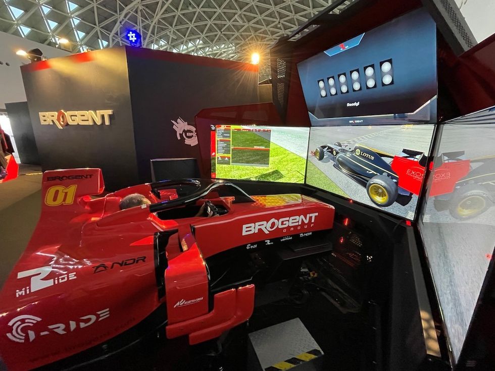 Brogent's racing simulator