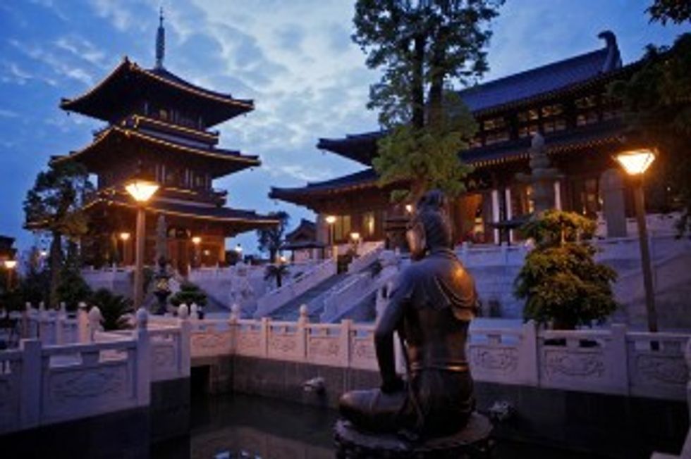 Buddhist themed hotels Shenshen