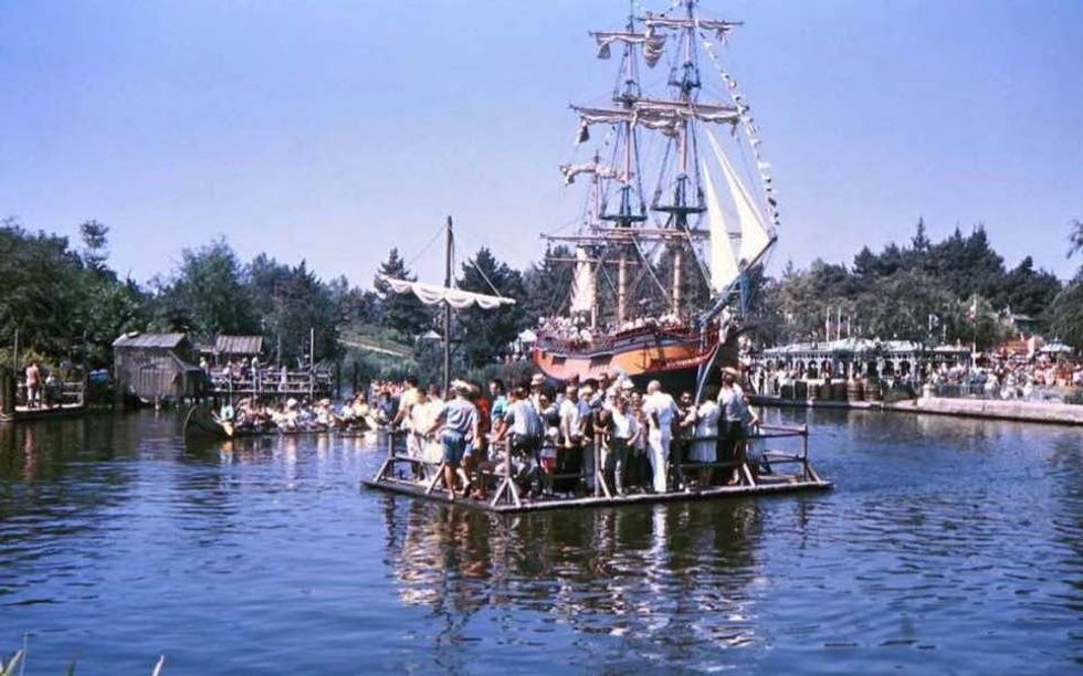 busy river disneyland tomorrowland a