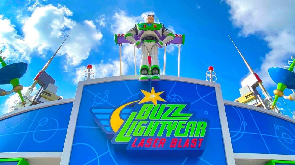 buzz lightyear disneyland paris