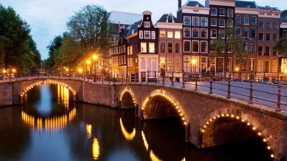 canalside view of amsterdam the locations for iaapa eas 2018
