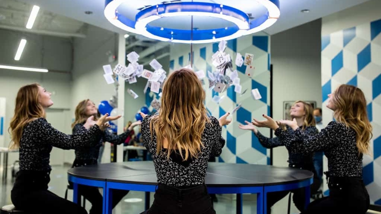 card trick museum of illusions