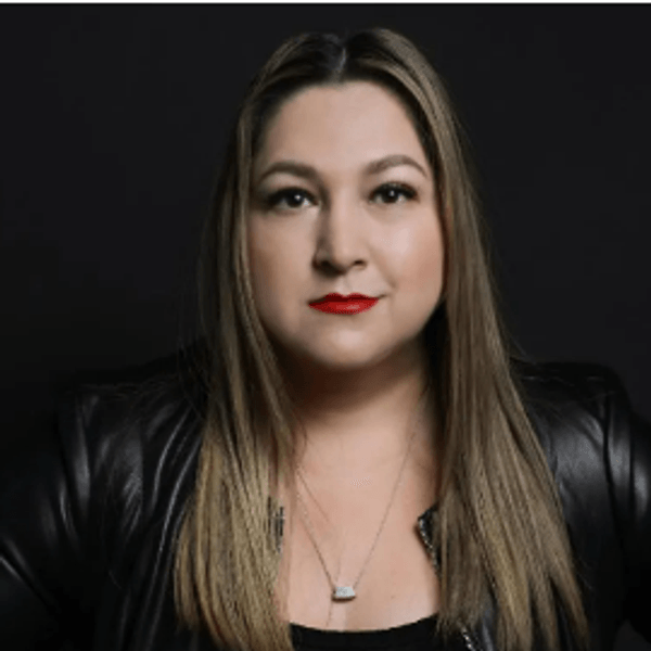 cathy hackl headshot