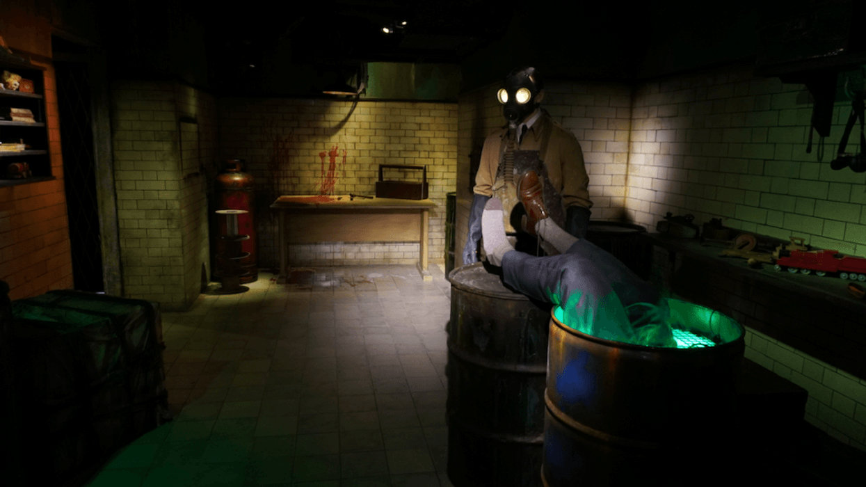 Chamber of Horrors - burning bodies