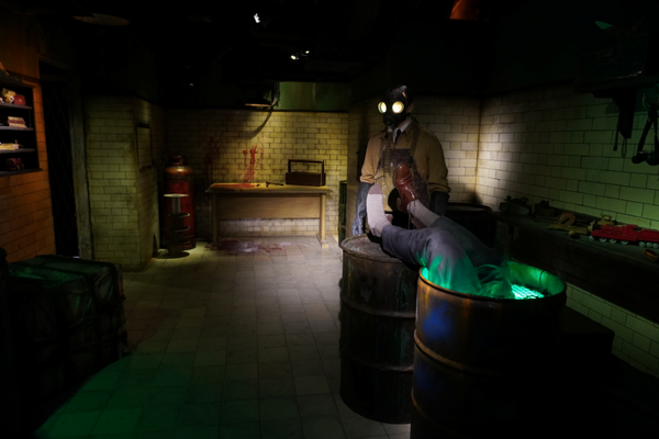 Chamber of Horrors - burning bodies