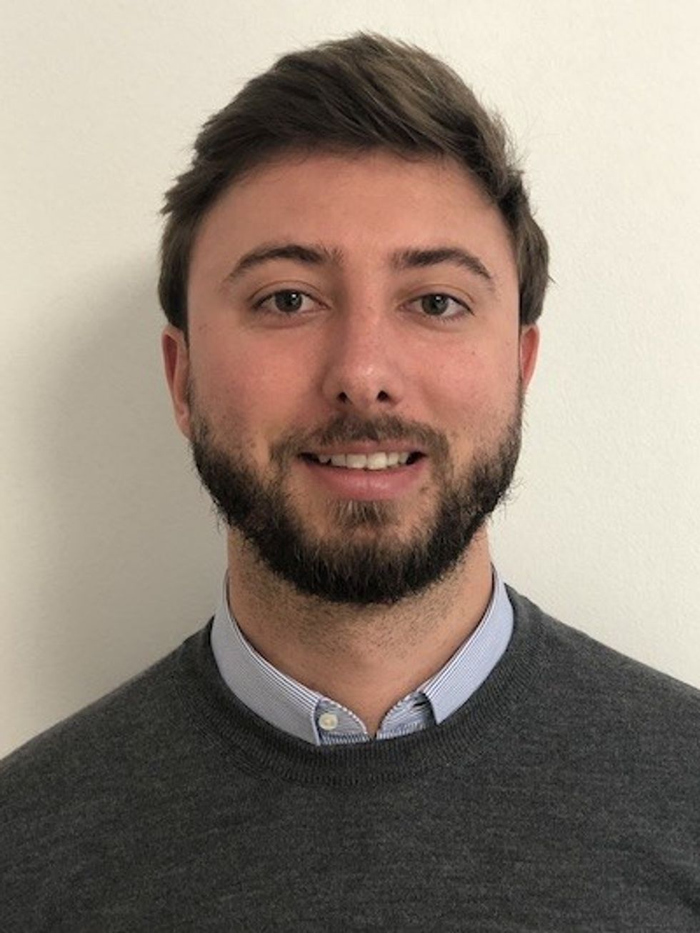 Charles Bennet, Looping group