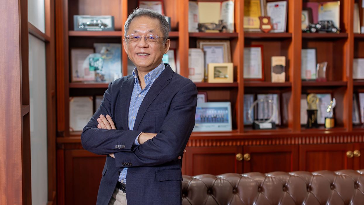 Chih-hung Ouyang headshot