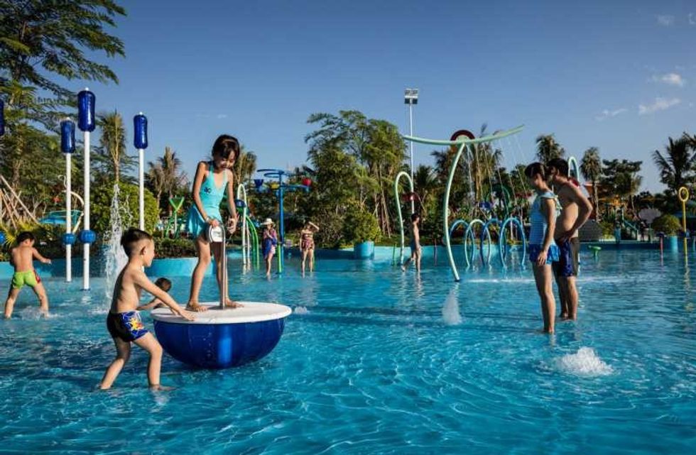 children play on vortex activity equipment at Wanda Xishuangbanna International Resort china