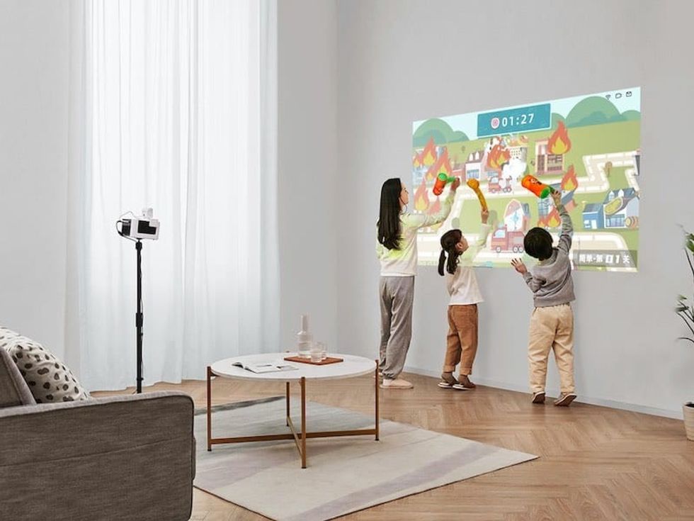 Children playing on GOGO Star by Sindrax Technologies