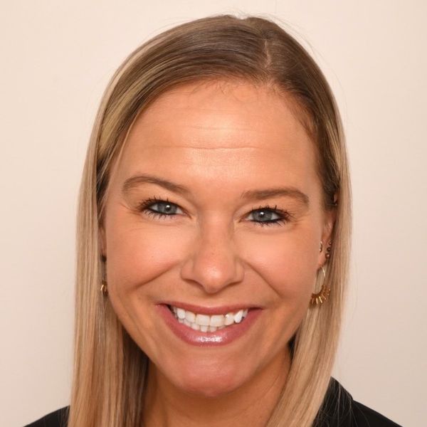 Chloe Hausfeld headshot