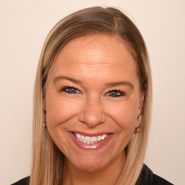 Chloe Hausfeld headshot